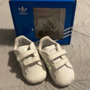 Adidas baby superstar crib shoes